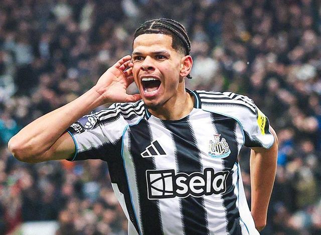 pg电子-纽卡2-1绝杀！曼联多达1人却输球！卡里克执教首负，11轮不败终结